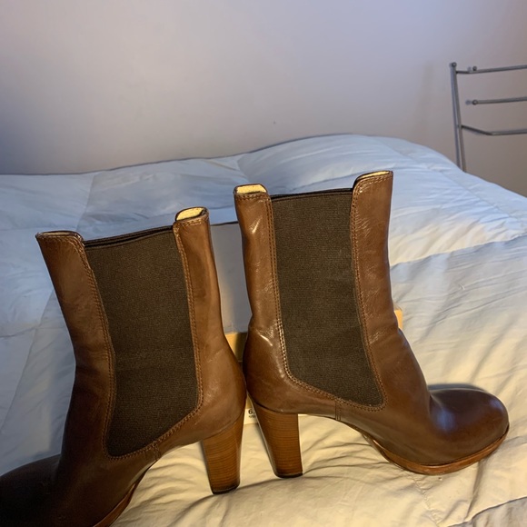 Women’s Leather Ankle Boots - Picture 3 of 5